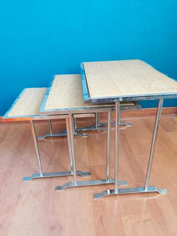 Vintage Poul Kjaerholm-Fritz Hansen mimiset tafels tables   beschikbaar voor biedingen