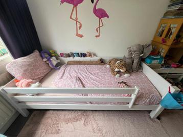 ️ Prachtig wit kinderbed – stevig, veilig en in topstaat!  beschikbaar voor biedingen