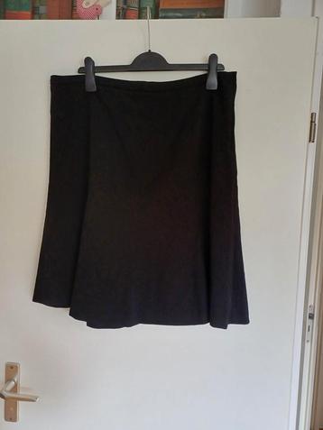 Rokje van H&M maat 44, valt kkein beschikbaar voor biedingen
