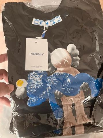 Off white t-shirt beschikbaar voor biedingen