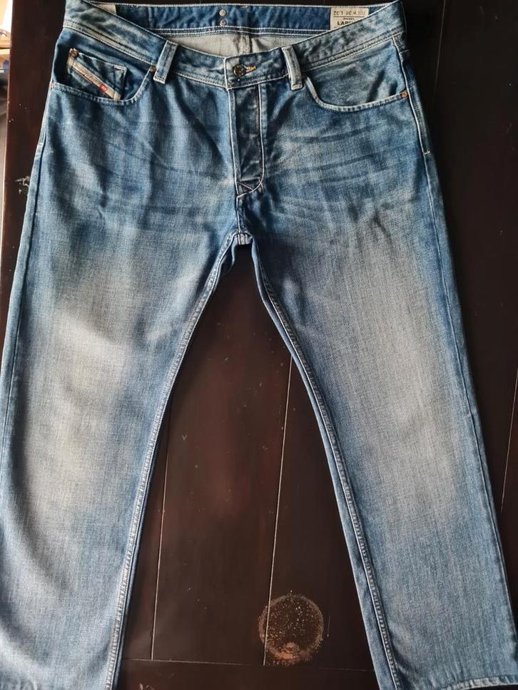 ZGAN CLASSIC DIESEL LARKEE REGULAR STRAIGHT JEANS SIZE 36/32, Kleding | Heren, Spijkerbroeken en Jeans, Zo goed als nieuw, W36 - W38 (confectie 52/54)