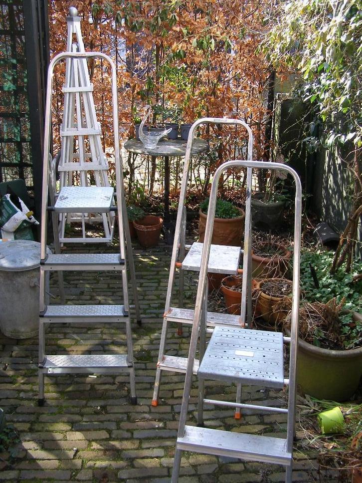 2 aluminium trappen, 2 drie  treeds gebruikt, Doe-het-zelf en Verbouw, Ladders en Trappen, Gebruikt, Trap, Minder dan 2 meter