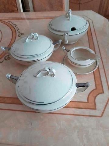 Servies vazen beschikbaar voor biedingen
