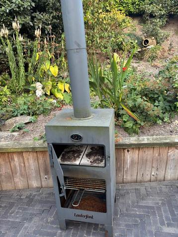 Tuinhaard met pizzaoven beschikbaar voor biedingen