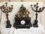Antieke mantelklok garnituur d'argent Vincenti & Cie Paris, Antiek en Kunst, Antiek | Klokken, Ophalen