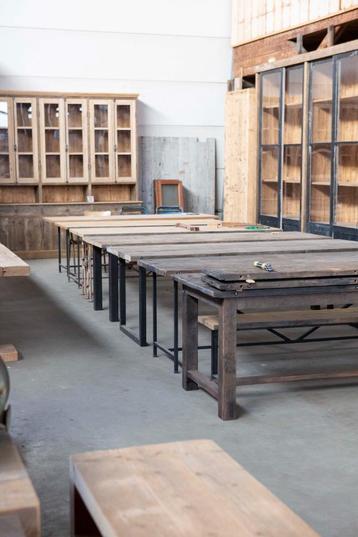 Tafel oud eiken wagondelen planken balkentafel kloostertafel beschikbaar voor biedingen