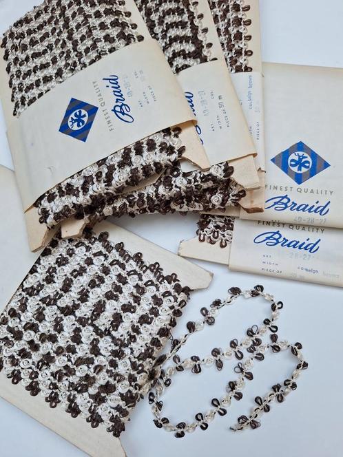 1 vintage haspel met supermooi bruin/ecru kant/band, Hobby en Vrije tijd, Naaien en Fournituren, Nieuw, Kant, Ophalen of Verzenden