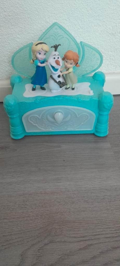 Te koop Frozen  bewegend sieraden doosje met muziek, Kinderen en Baby's, Kinderkamer | Inrichting en Decoratie, Zo goed als nieuw