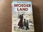 Moederland - Maria Hummel - Roman, Ophalen of Verzenden, Gelezen