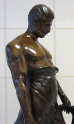 BRONS==gesigneerd== uit 1913==smid met ontbloot bovenlijf, Ophalen of Verzenden, Brons