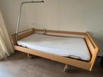 Zorgbed - ziekenhuisbed (elektrisch), Huis en Inrichting, Slaapkamer | Bedden, Ophalen, 90 cm, Eenpersoons, Bruin