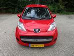 Peugeot 107 1.0 12V 3DR automaat 2010 airco apk tot 08-2026, Auto's, Peugeot, Stof, Zwart, 4 stoelen, 68 pk
