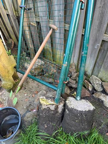 Hekwerk poort plus palen beschikbaar voor biedingen