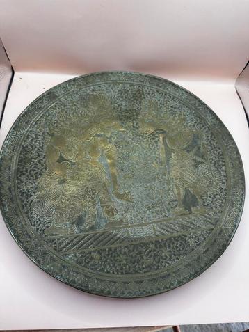 Bronzen wandbord – gegraveerd met oosterse voorstelling beschikbaar voor biedingen