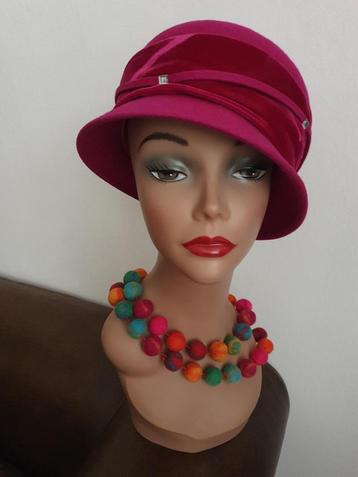 Prachtige fuchsia 100% wol hoed maat 57  beschikbaar voor biedingen