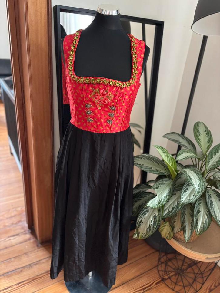 Mooie zwart rode dirndl van Schaber maat 38, Kleding | Dames, Gelegenheidskleding, Gedragen, Overige typen, Maat 38/40 (M), Zwart