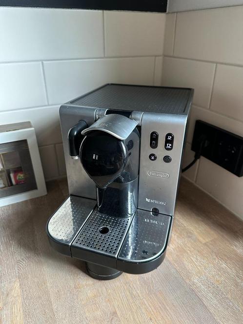Nespresso Lattissima De’Longi  EN 680.M, Witgoed en Apparatuur, Koffiezetapparaten, Gebruikt, Koffiepads en cups, Koffiemachine