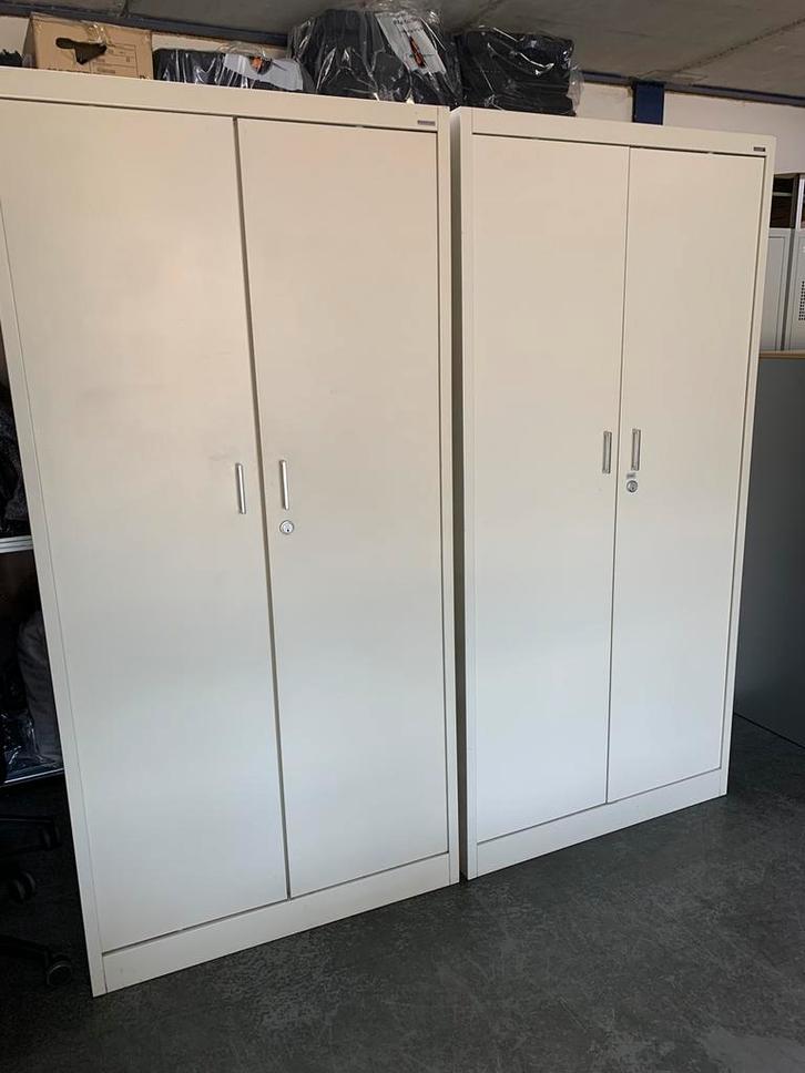 Klapdeur kasten, Huis en Inrichting, Kasten | Roldeurkasten en Archiefkasten, Zo goed als nieuw, 25 tot 50 cm, Ophalen