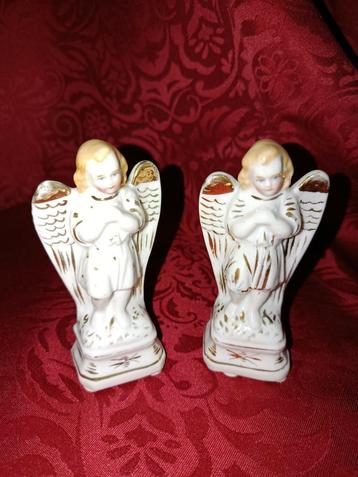 Antieke engeltjes beschikbaar voor biedingen