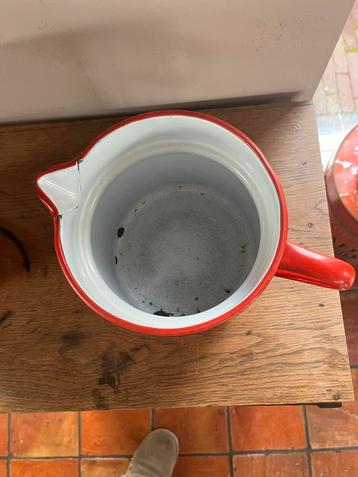 Vintage Emaille Melkkan Rood beschikbaar voor biedingen