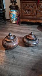 Antieke  raku potten, Ophalen