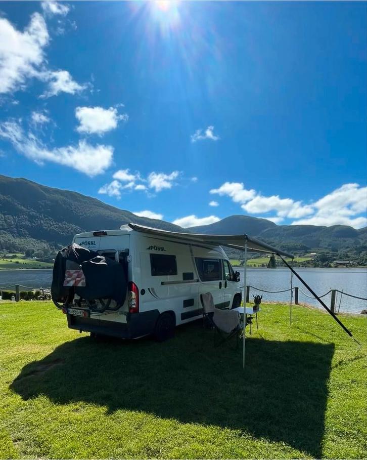 Pössl 2Win buscamper 6 meter, off-grid, nieuwe APK, extra’s, Caravans en Kamperen, Campers, Particulier, tot en met 3, Buscamper of Camperbus