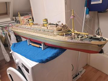 MS Nieuw Amsterdam passagiersboot beschikbaar voor biedingen