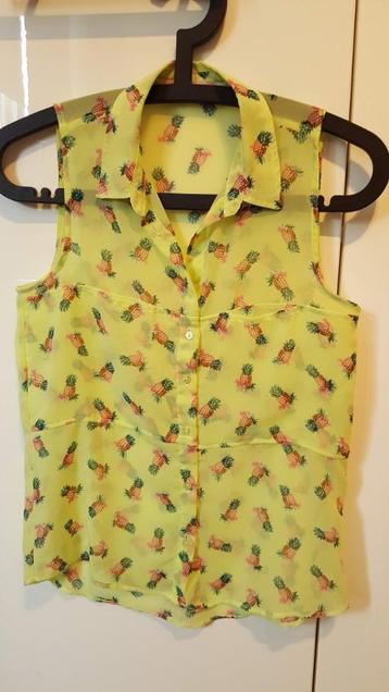 Bershka blouse geel, annanas print beschikbaar voor biedingen