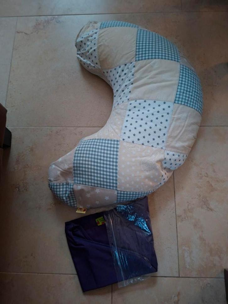 Voedingskussen met afneemb slo+ nieuw paarse sloop in folie, Kinderen en Baby's, Overige Kinderen en Baby's, Zo goed als nieuw