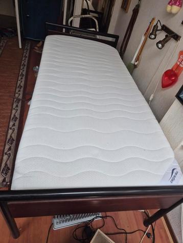 1 persoonsbed  hout/metaal matras spiraal voor 16/11weg  beschikbaar voor biedingen