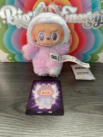 Labubu big into energy luck origineel van popmart beschikbaar voor biedingen