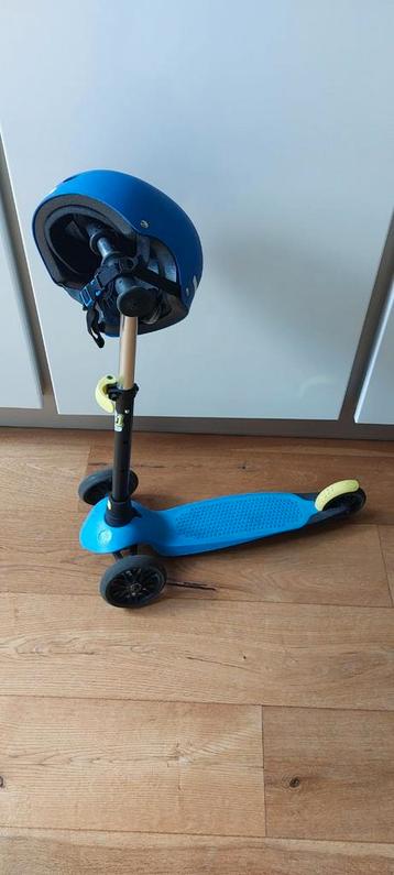 Kinderstep met Helm beschikbaar voor biedingen