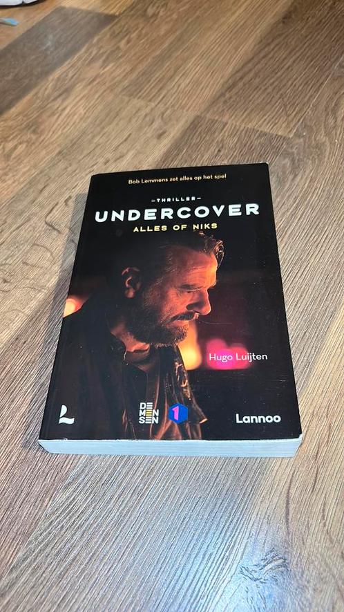 Hugo Luijten - Undercover, Boeken, Thrillers, Zo goed als nieuw, Ophalen of Verzenden