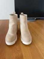 Chelsea boots, Kleding | Dames, Schoenen, Lage of Enkellaarzen, Beige, Ophalen of Verzenden, Zo goed als nieuw