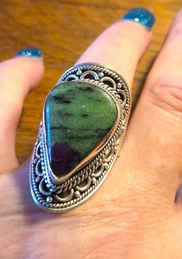 Maat 18 - Zilveren (925) GROTE ring met prachtige EDELSTEEN beschikbaar voor biedingen