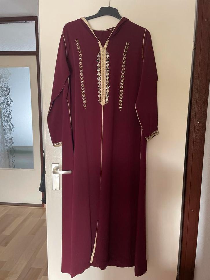 Mooie Marokkaanse Jelleba, Kleding | Dames, Jurken, Zo goed als nieuw, Maat 42/44 (L), Rood, Onder de knie, Ophalen of Verzenden