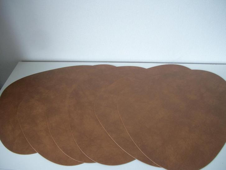 6 Placemats Bruin Leer - Curve - 37 cm - zgan - per stuk, Huis en Inrichting, Keuken | Textiel, Zo goed als nieuw, Placemat, Bruin