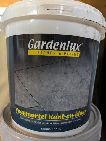 Ongebruikte emmer kant en klare voegmortel, steengrijs. beschikbaar voor biedingen