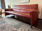 Rode Leolux Felizia leren bank - tijdloze elegantie, Ophalen, Driepersoons, Zo goed als nieuw, Rechte bank