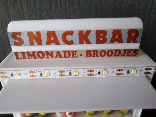 Foodtruck - Snackwagen - Verkoopwagen met verlichting, Hobby en Vrije tijd, Modelbouw | Auto's en Voertuigen, Nieuw, Auto, Groter dan 1:32