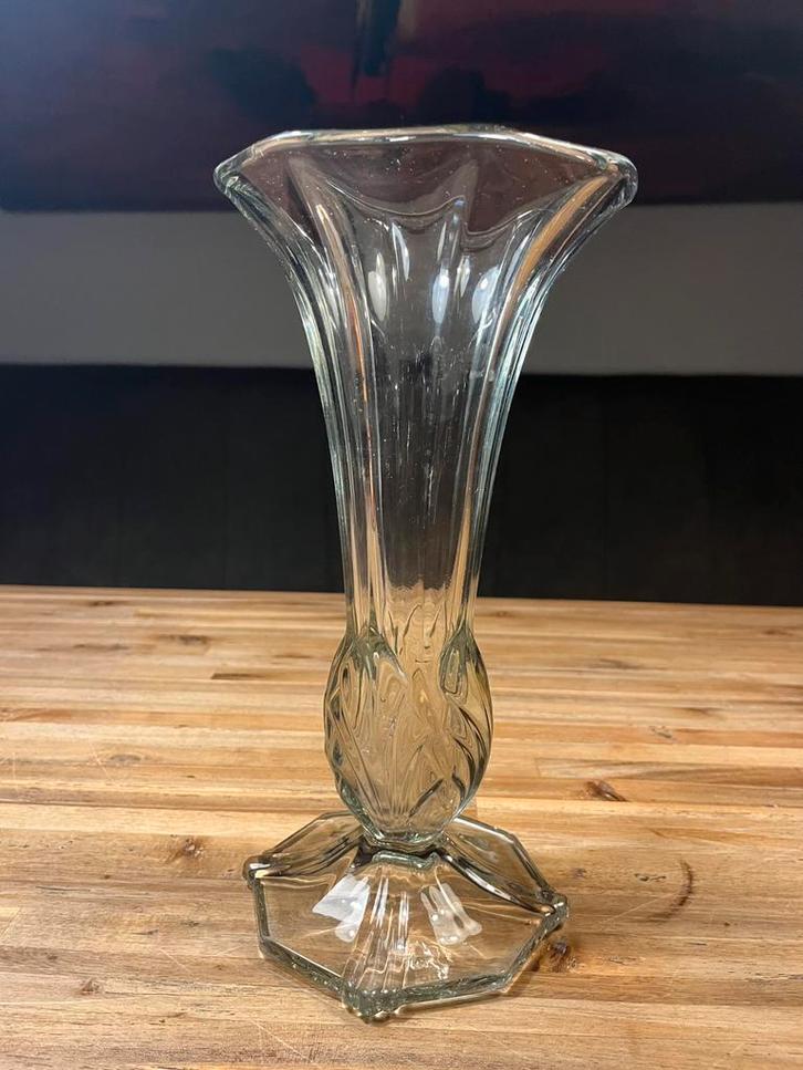 Prachtige vintage Art Deco vaas van zwaar geperst glas, Antiek en Kunst, Antiek | Vazen, Ophalen of Verzenden