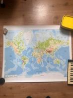 Fysieke kaart van de wereld 100x80, Antiek en Kunst, Antiek | Schoolplaten, Ophalen of Verzenden, Aardrijkskunde