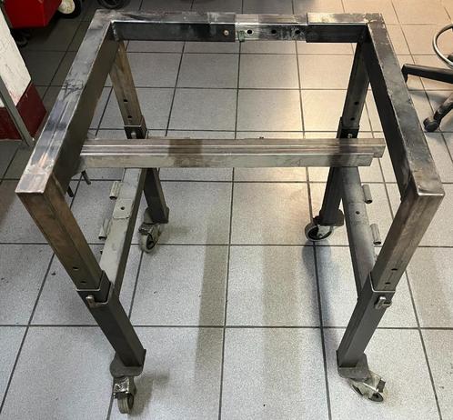Motortafel of frame speciaal ontworpen voor Harley frames, Motoren, Tuning en Styling, Ophalen
