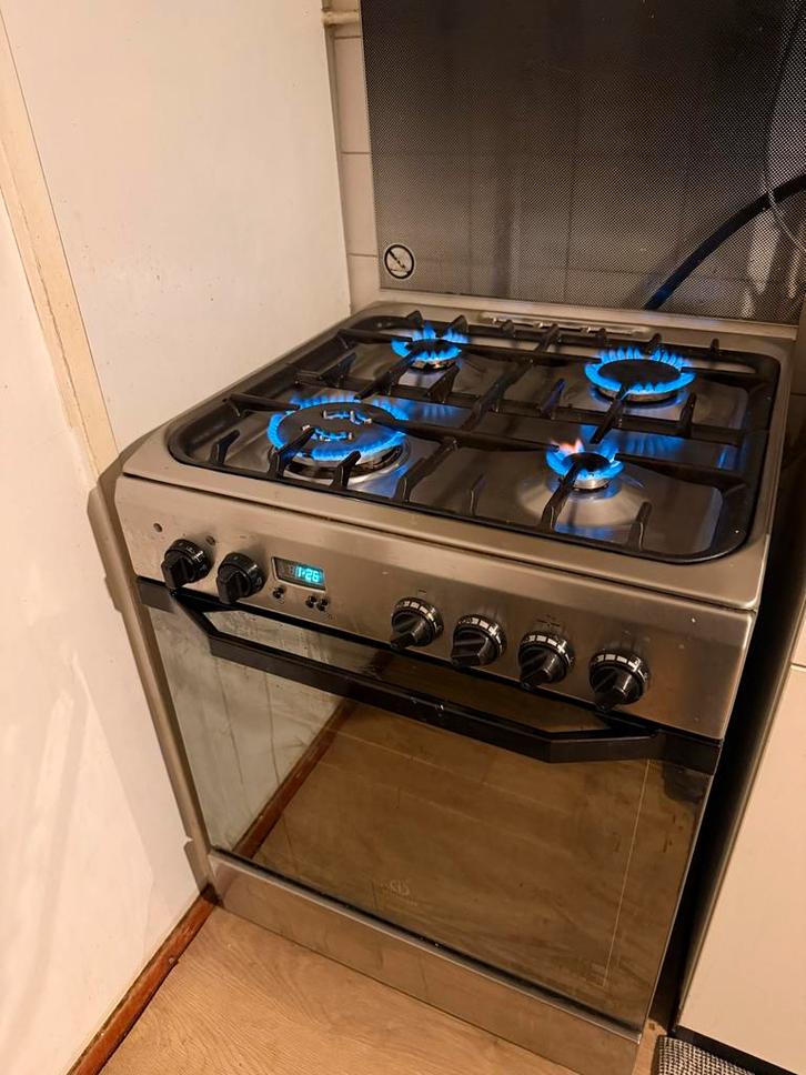 Gasfornuis met oven - Perfect voor elke keuken!, Witgoed en Apparatuur, Fornuizen, Gebruikt, Vrijstaand, Gas, 4 kookzones, 85 tot 90 cm