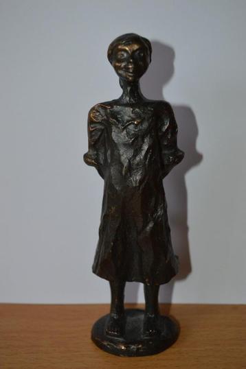 prachtige sculptuur ''SOPHIETJE'' Corry Ammerlaan  beschikbaar voor biedingen
