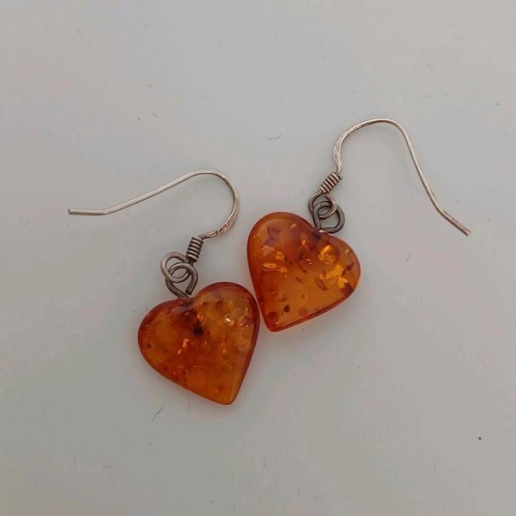 Vintage cognac baltisch amber hartjes oorbellen, Sieraden, Tassen en Uiterlijk, Oorbellen, Zo goed als nieuw, Hangers, Zilver