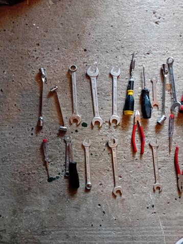 Diverse Gereedschap Set beschikbaar voor biedingen