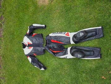 Dames leren dainese motorpak 2 delig maat 42 beschikbaar voor biedingen