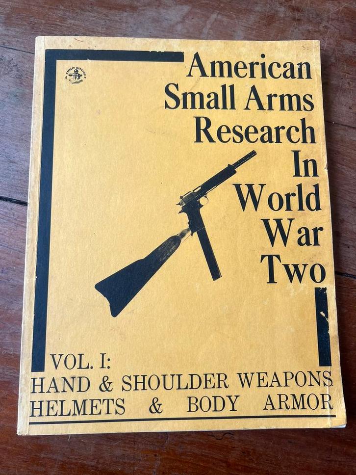 WO2 Amerikaans zeldzaam boek Small Arms Research Helm wapen, Verzamelen, Militaria | Tweede Wereldoorlog, Amerika, Verzenden