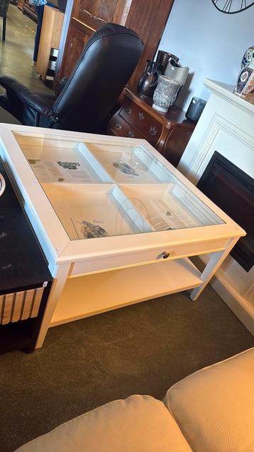 Salontafel beschikbaar voor biedingen
